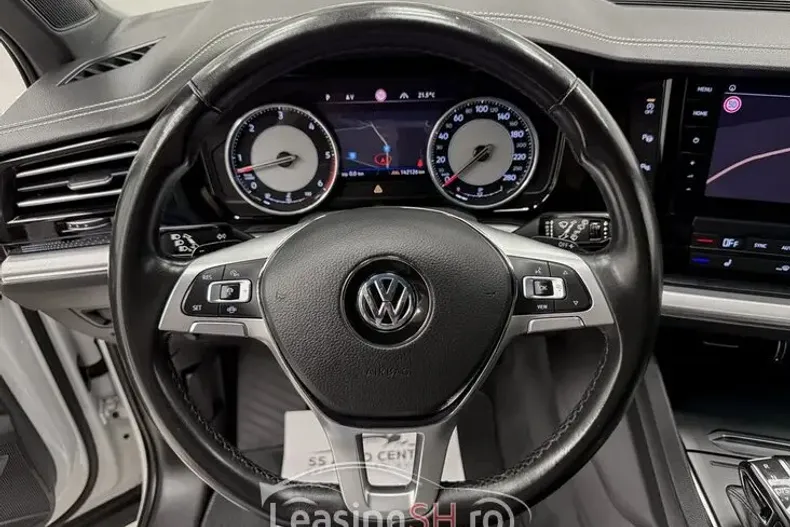 Volkswagen Touareg din 2019 cu 142.000 km - oferta VOL95356 - foto 7