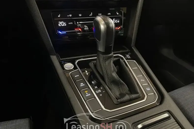 Volkswagen Passat din 2021 cu 71.438 km - oferta VOL102624 - foto 10