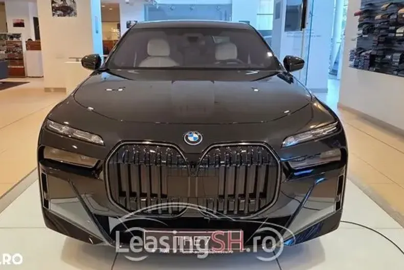 BMW 750e din 2025 cu 1 km - oferta BMW101739 - foto 1