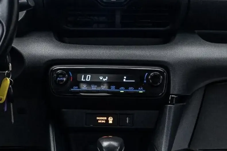 Toyota Yaris din 2021 cu 159.069 km - oferta TOY103056 - foto 34