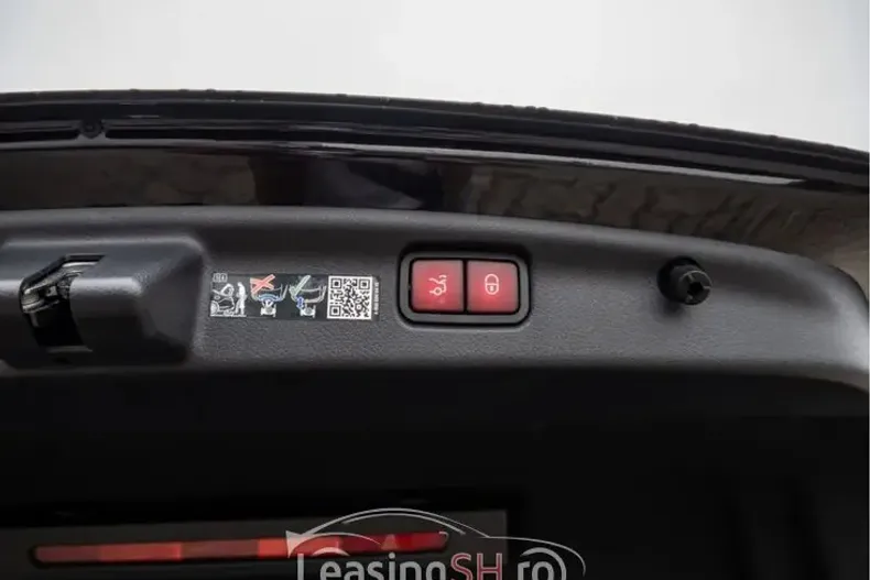 Mercedes-Benz 300 din 2024 cu 12.500 km - oferta MER98366 - foto 2