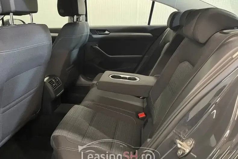 Volkswagen Passat din 2021 cu 108.362 km - oferta VOL101421 - foto 2
