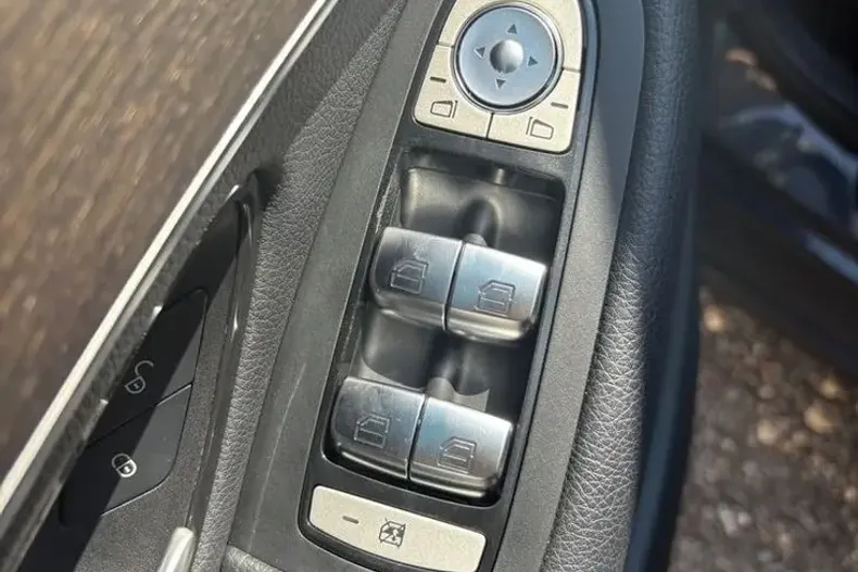 Mercedes-Benz 220 din 2019 cu 96.043 km - oferta MER102560 - foto 11