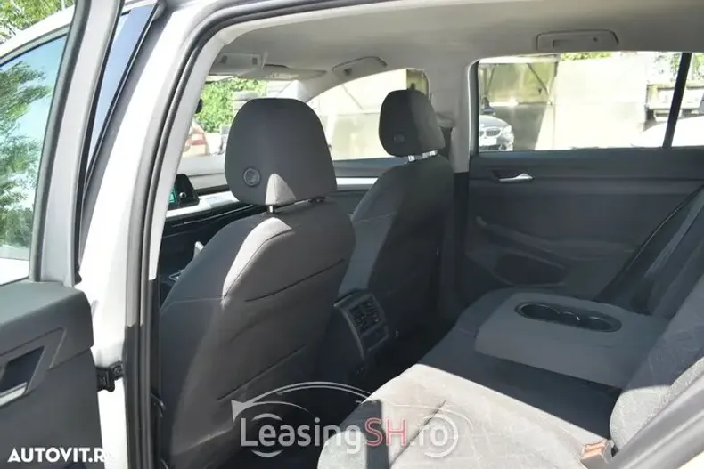 Volkswagen Golf din 2021 cu 23.934 km - oferta VOL95863 - foto 5