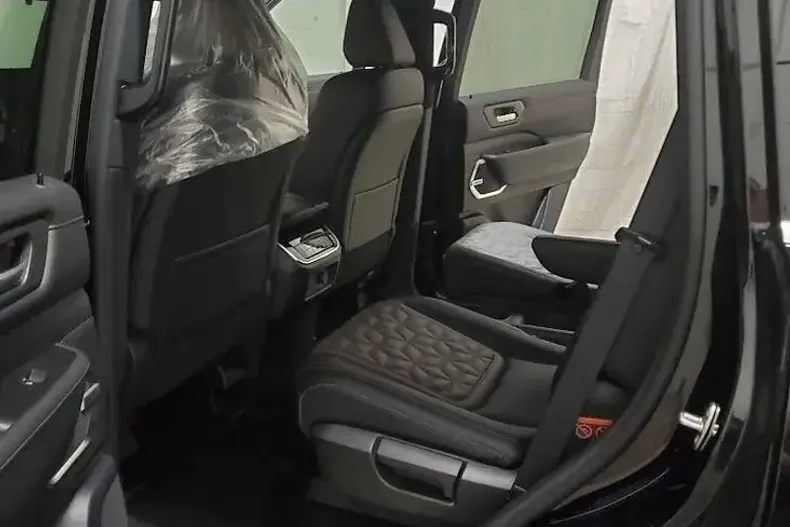 Nissan Armada din 2025 cu 10 km - oferta NIS101191 - foto 4