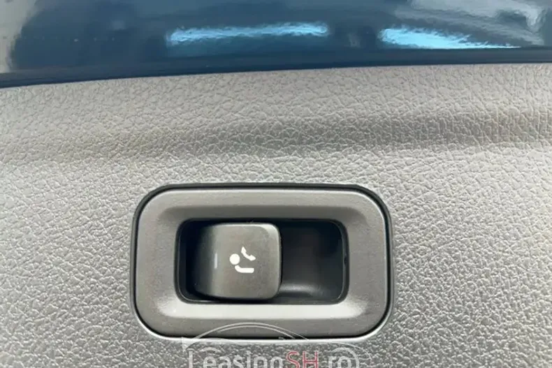 Mercedes-Benz 300 din 2024 cu 13.000 km - oferta MER96976 - foto 21