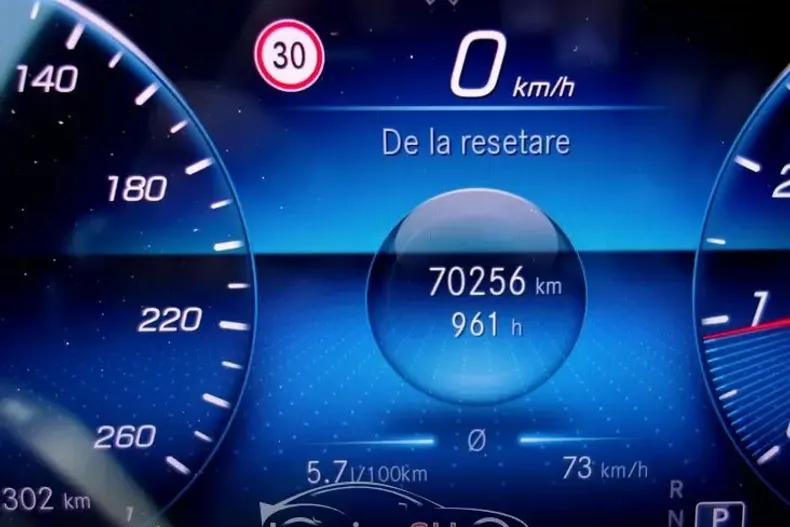 Mercedes-Benz 200 din 2020 cu 70.258 km - oferta MER100602 - foto 25