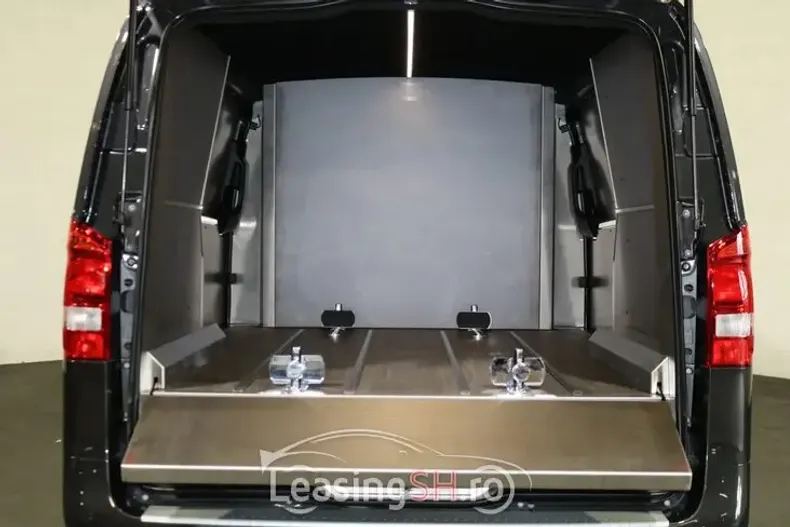 Mercedes-Benz Vito din 2023 cu 7.038 km - oferta MER96778 - foto 23