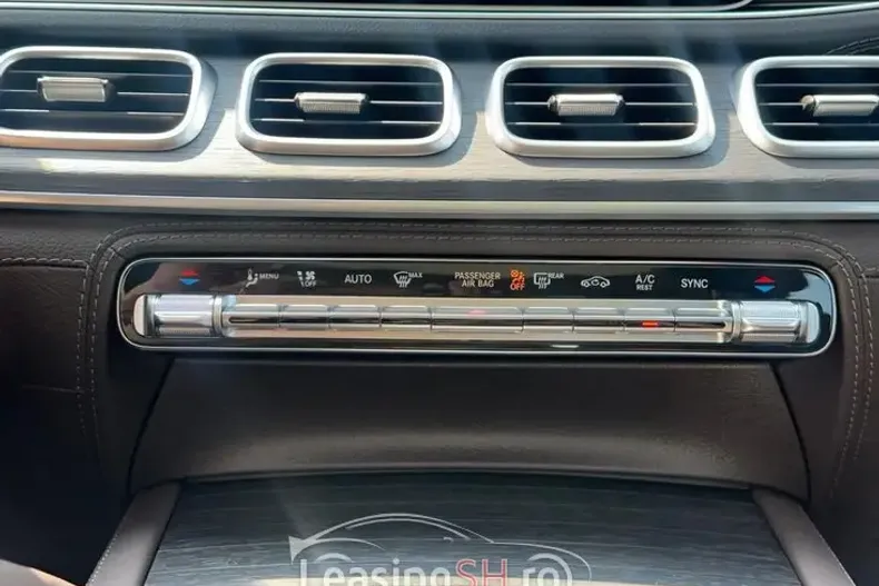 Mercedes-Benz 400 4M AMG-LINE DISTRONIC PANO HUD KEYLESS-GO din 2024 cu 5.950 km - oferta MER98557 - foto 3