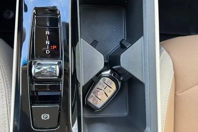 Ssangyong Actyon din 2025 cu 2.000 km - oferta SSA103090 - foto 30