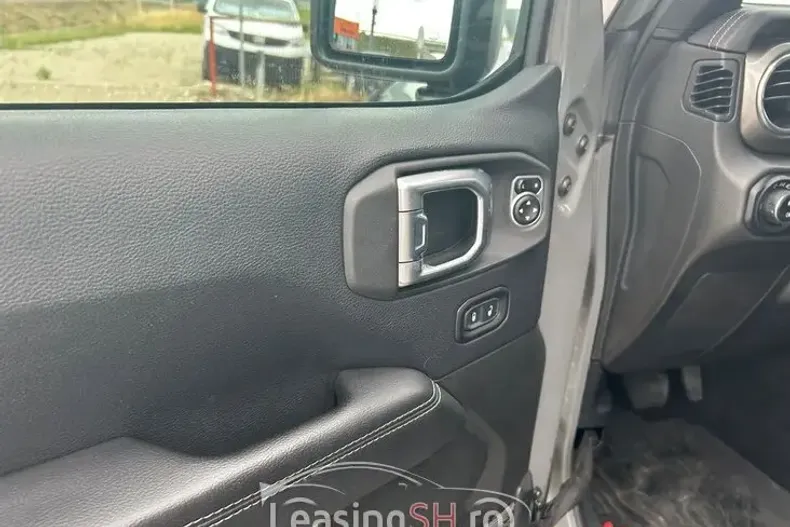 Jeep Wrangler din 2019 cu 153.765 km - oferta JEE100761 - foto 4