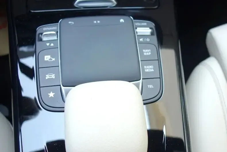 Mercedes-Benz 200 din 2020 cu 70.258 km - oferta MER100602 - foto 19