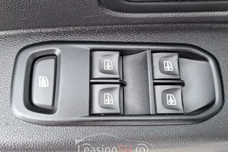 Dacia Duster din 2020 cu 79.399 km - oferta DAC101282 - foto 27