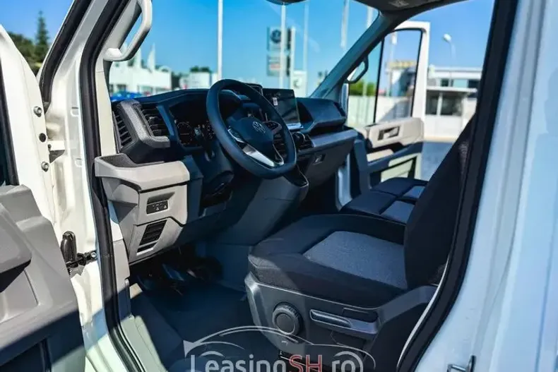 Volkswagen Crafter din 2025 cu 3 km - oferta VOL101318 - foto 2