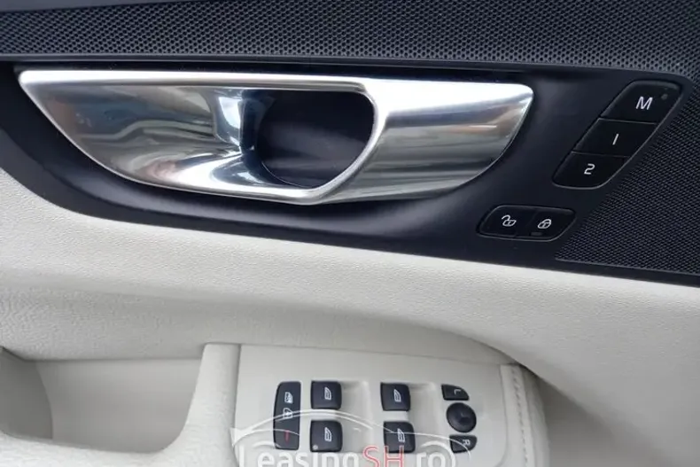 Volvo XC60 din 2022 cu 72.390 km - oferta VOL95920 - foto 25