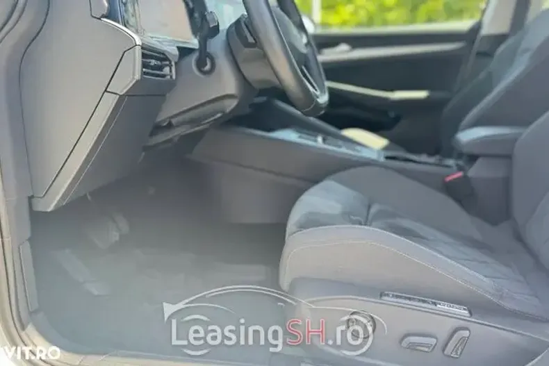 Volkswagen Golf din 2024 cu 51.600 km - oferta VOL100401 - foto 11