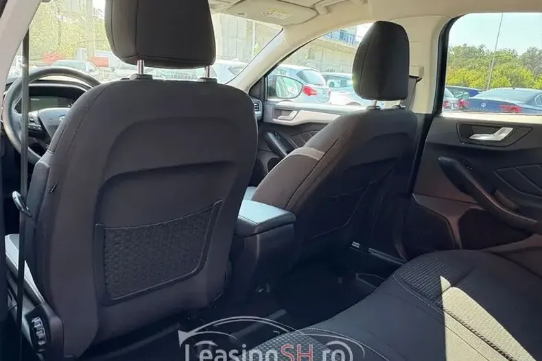 Ford Focus din 2021 cu 45.108 km - oferta FOR101834 - foto 4