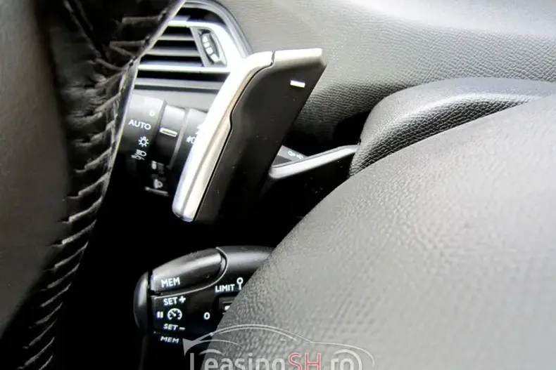 Peugeot 308 din 2020 cu 144.193 km - oferta PEU102072 - foto 22