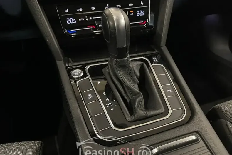 Volkswagen Passat din 2021 cu 108.362 km - oferta VOL101421 - foto 12