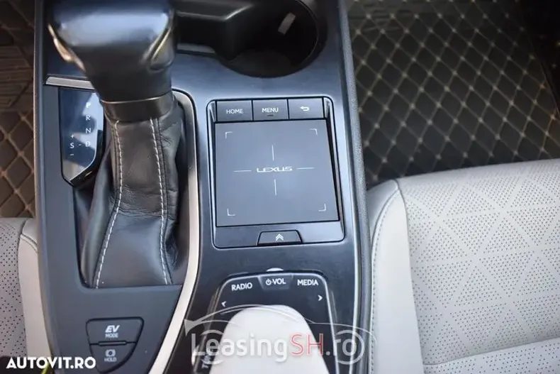 Lexus UX din 2019 cu 104.800 km - oferta LEX102672 - foto 13