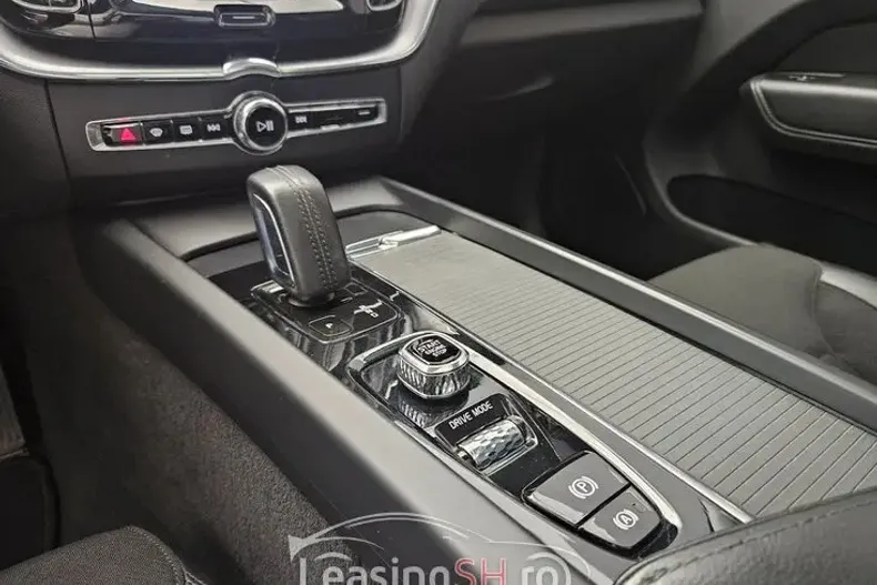Volvo XC60 din 2021 cu 107.400 km - oferta VOL100259 - foto 9