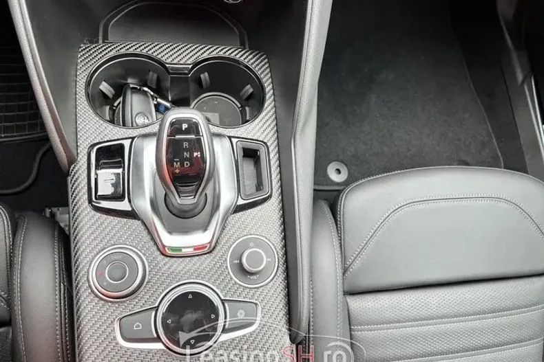 Alfa Romeo Giulia din 2024 cu 50 km - oferta ALF102860 - foto 12