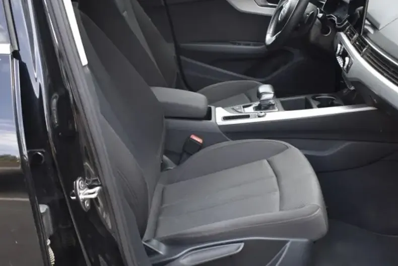 Audi A4 din 2021 cu 72.217 km - oferta AUD101978 - foto 39