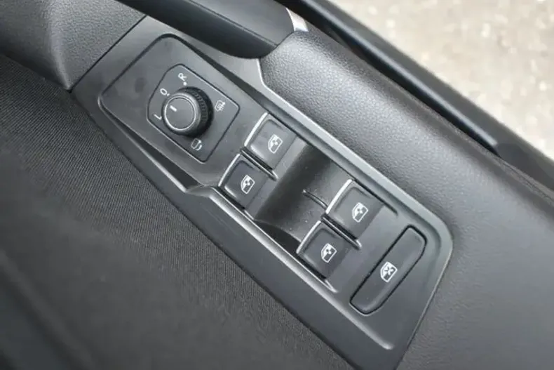 Volkswagen Tiguan din 2019 cu 138.689 km - oferta VOL103213 - foto 25