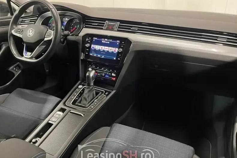 Volkswagen Passat din 2021 cu 71.438 km - oferta VOL102624 - foto 27