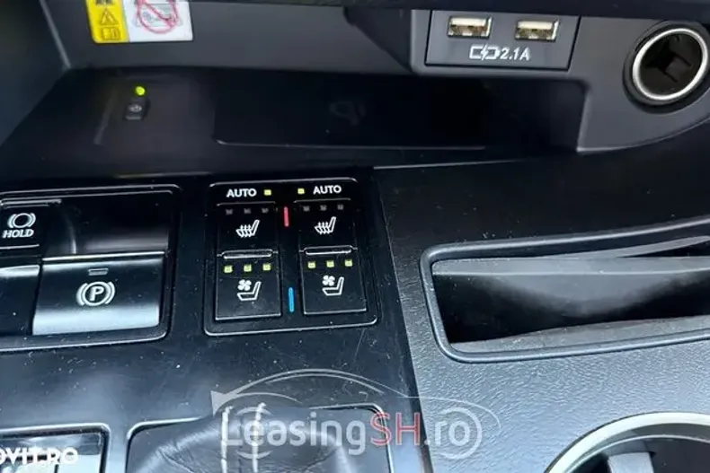 Lexus Seria RX din 2021 cu 50.444 km - oferta LEX100389 - foto 31