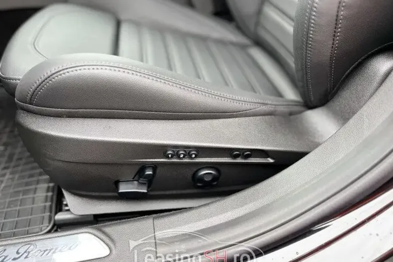 Alfa Romeo Giulia din 2024 cu 50 km - oferta ALF102860 - foto 3