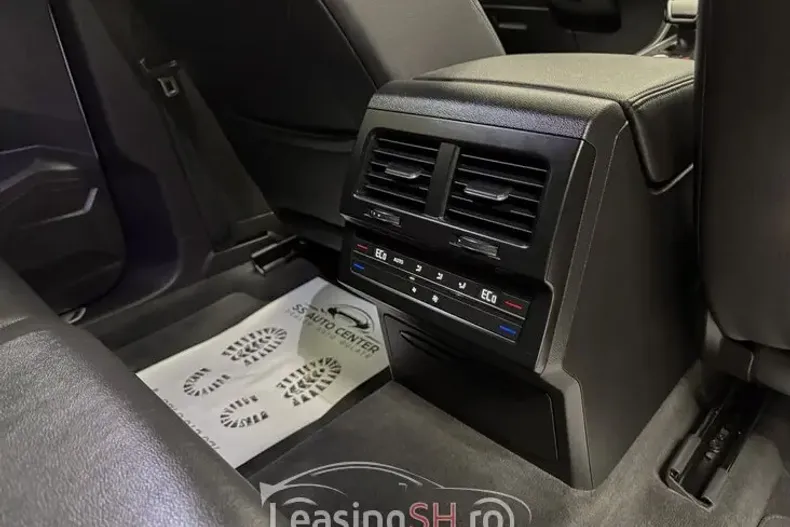 Volkswagen Touareg din 2019 cu 142.000 km - oferta VOL95356 - foto 10