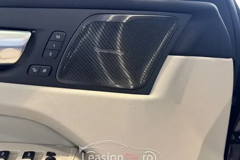 Volvo XC60 din 2025 cu 10 km - oferta VOL102727 - foto 10