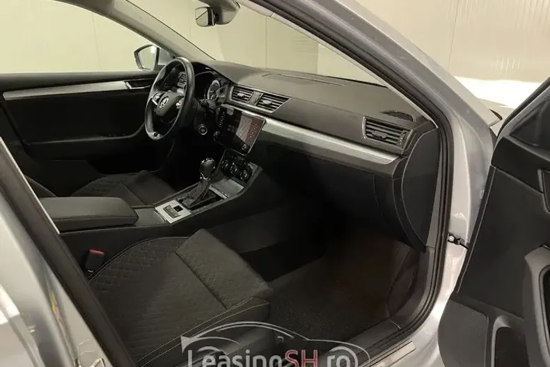 Skoda Superb din 2021 cu 30.446 km - oferta SKO102632 - foto 6