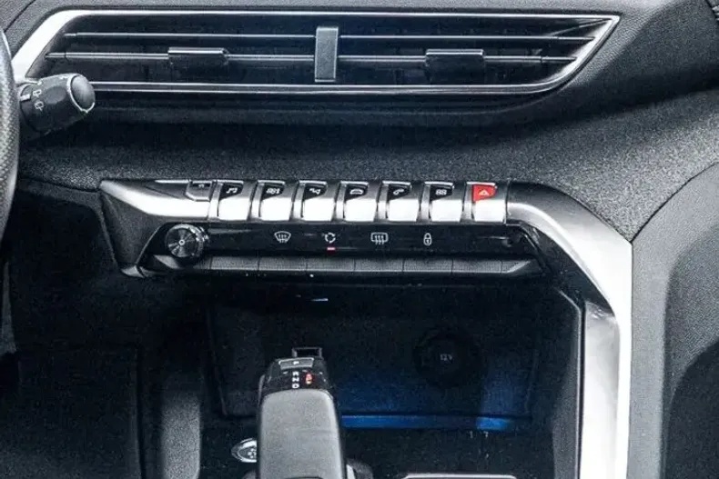 Peugeot 3008 din 2019 cu 169.400 km - oferta PEU95873 - foto 25