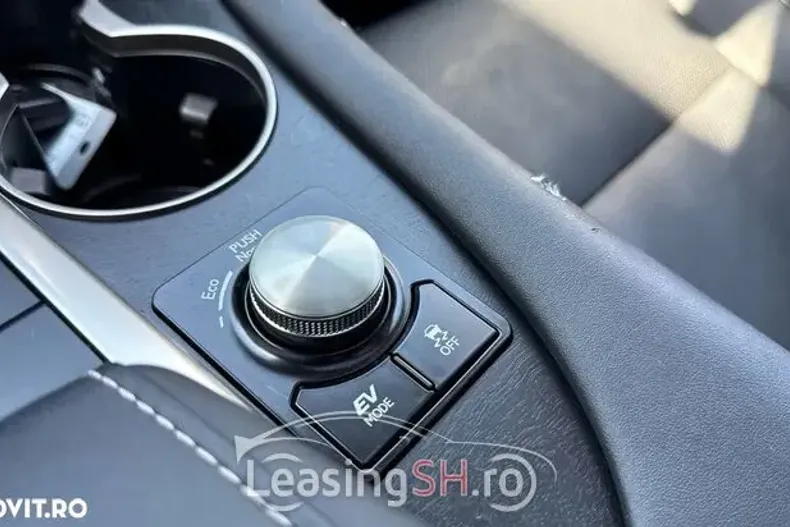 Lexus Seria RX din 2021 cu 50.444 km - oferta LEX100389 - foto 38
