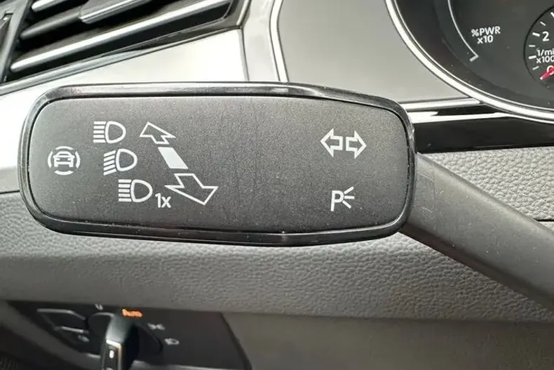 Volkswagen Passat din 2021 cu 144.876 km - oferta VOL100770 - foto 39