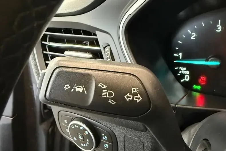 Ford Focus din 2021 cu 159.000 km - oferta FOR102077 - foto 28