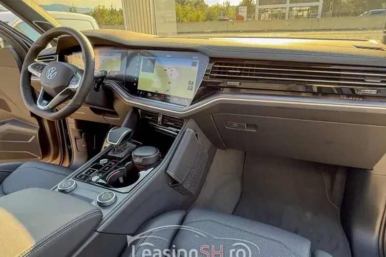 Volkswagen Touareg din 2025 cu 1 km - oferta VOL102399 - foto 5