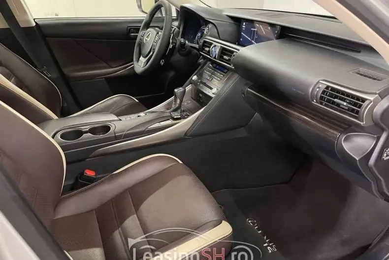 Lexus Seria IS din 2019 cu 168.046 km - oferta LEX103169 - foto 35