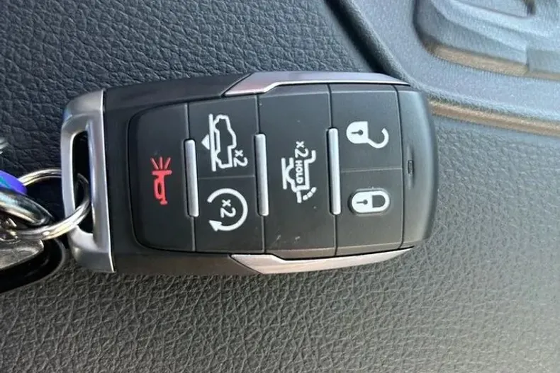 Dodge RAM din 2025 cu 4.500 km - oferta DOD102062 - foto 35